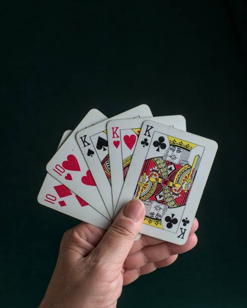 Live roulette and baccarat tables at lokasi togel, featuring multilingual dealers and HD studio production